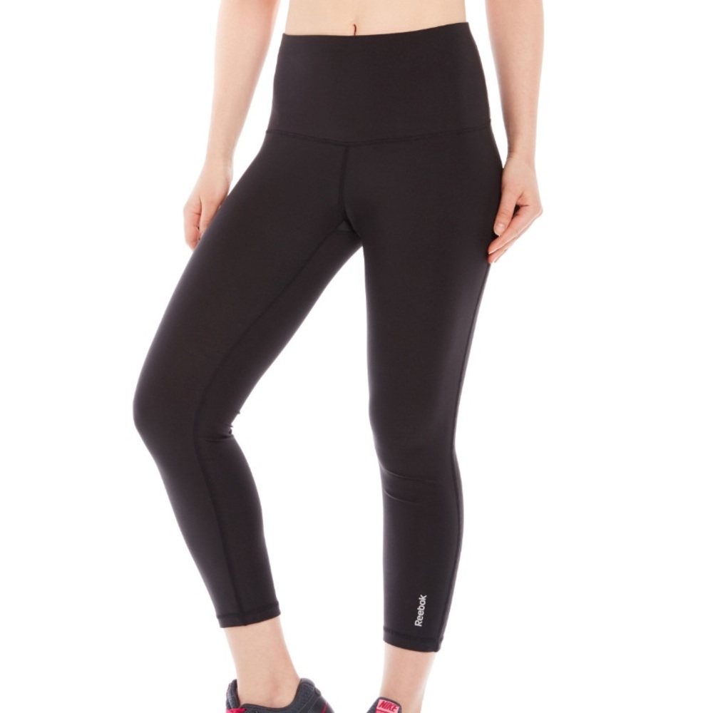 Reebok Size Medium Black Capri Leggings